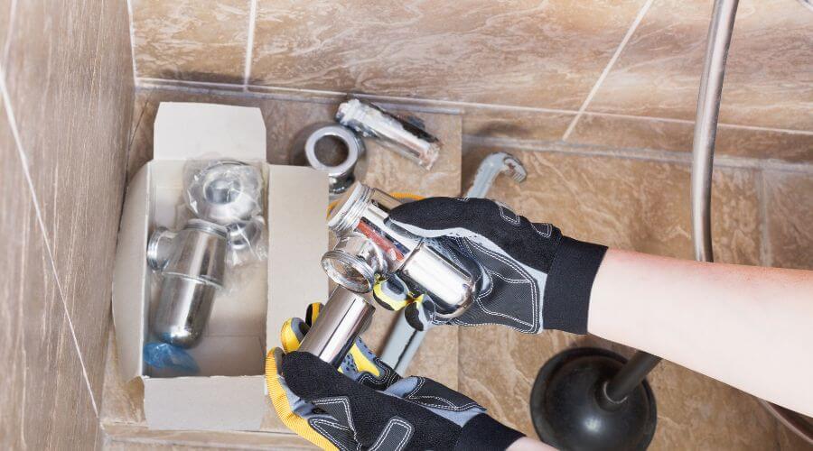 Professional gutter cleaning in Windsor, WI